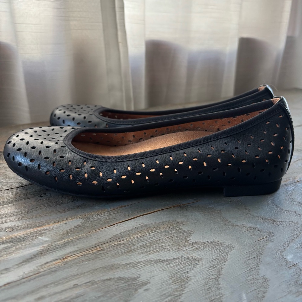 Vionic Black Perforated Ballet Flats